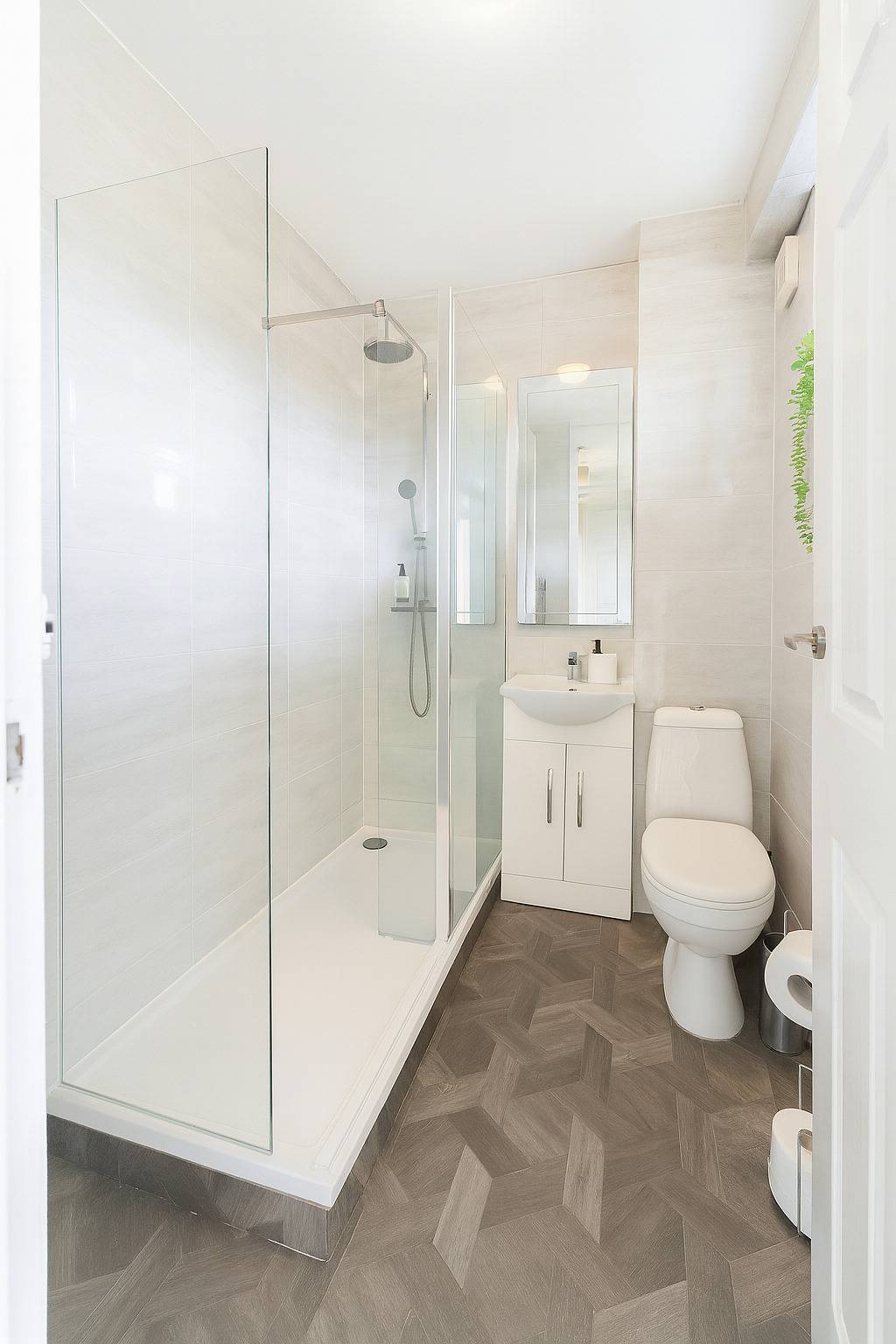 Hel semesterlägenhet, 2 Bed Apartment - Sleeps 4 - Parking - Wifi in London Borough of Croydon, London