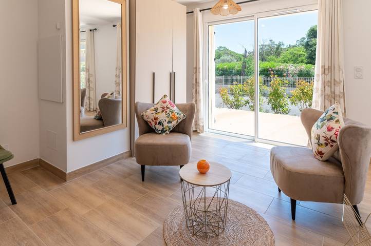Apartamento entero, Apartamento 'La Dolce Vita 1' con vistas al mar, Wi-Fi y aire acondicionado in Borgo, Región de Bastia