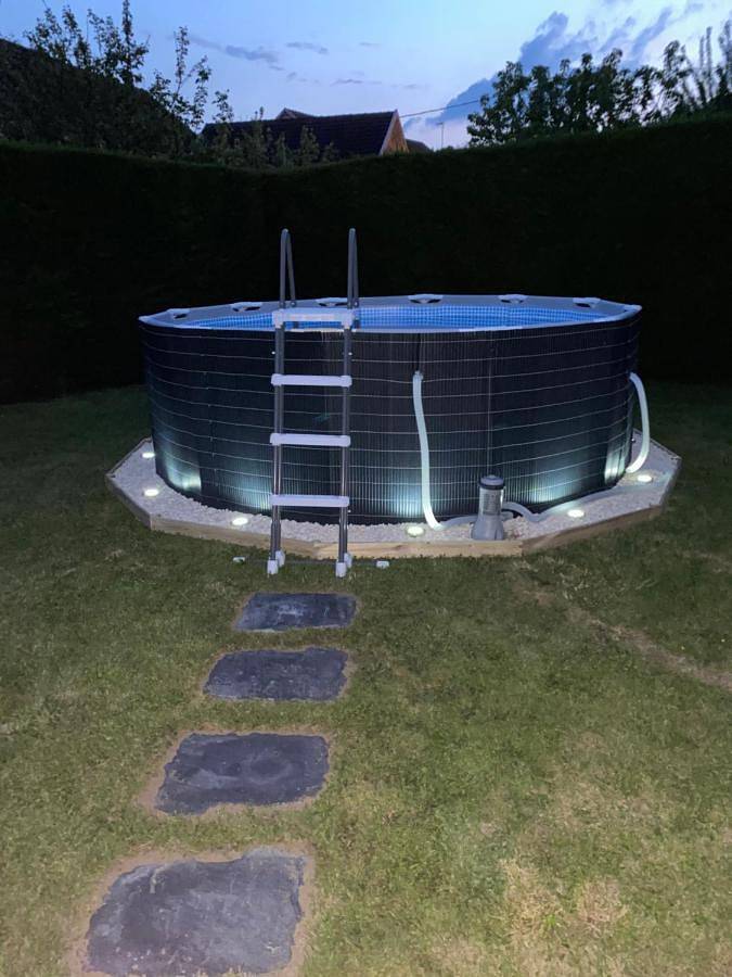 Gîte pour 3 personnes, avec Terrasse et Jardin ainsi que Piscine et Vue à Marmagne - 2