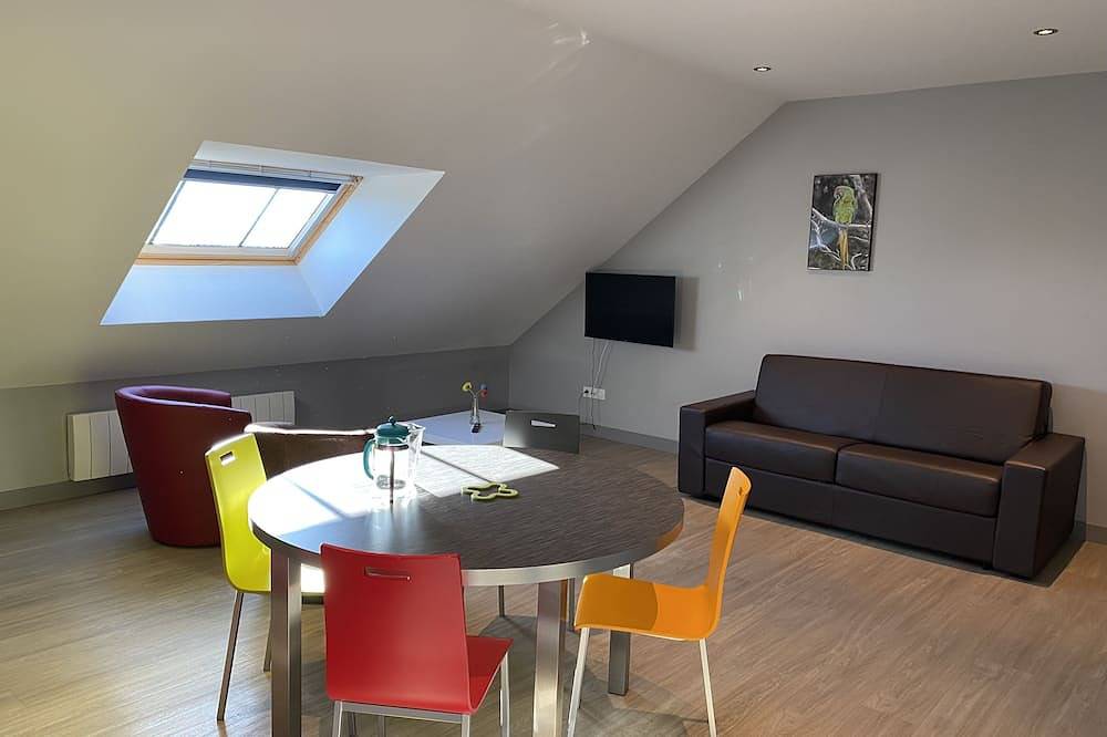 Appartement entier, Résidence Appart’en ville Appartement 5 personnes in Alleuze, Région de Saint-Flour