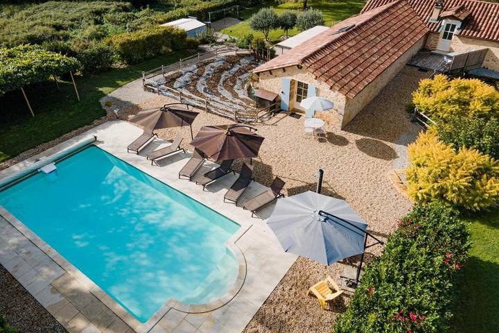 Chambre d’hôte pour 3 personnes, avec jardin ainsi que terrasse et piscine