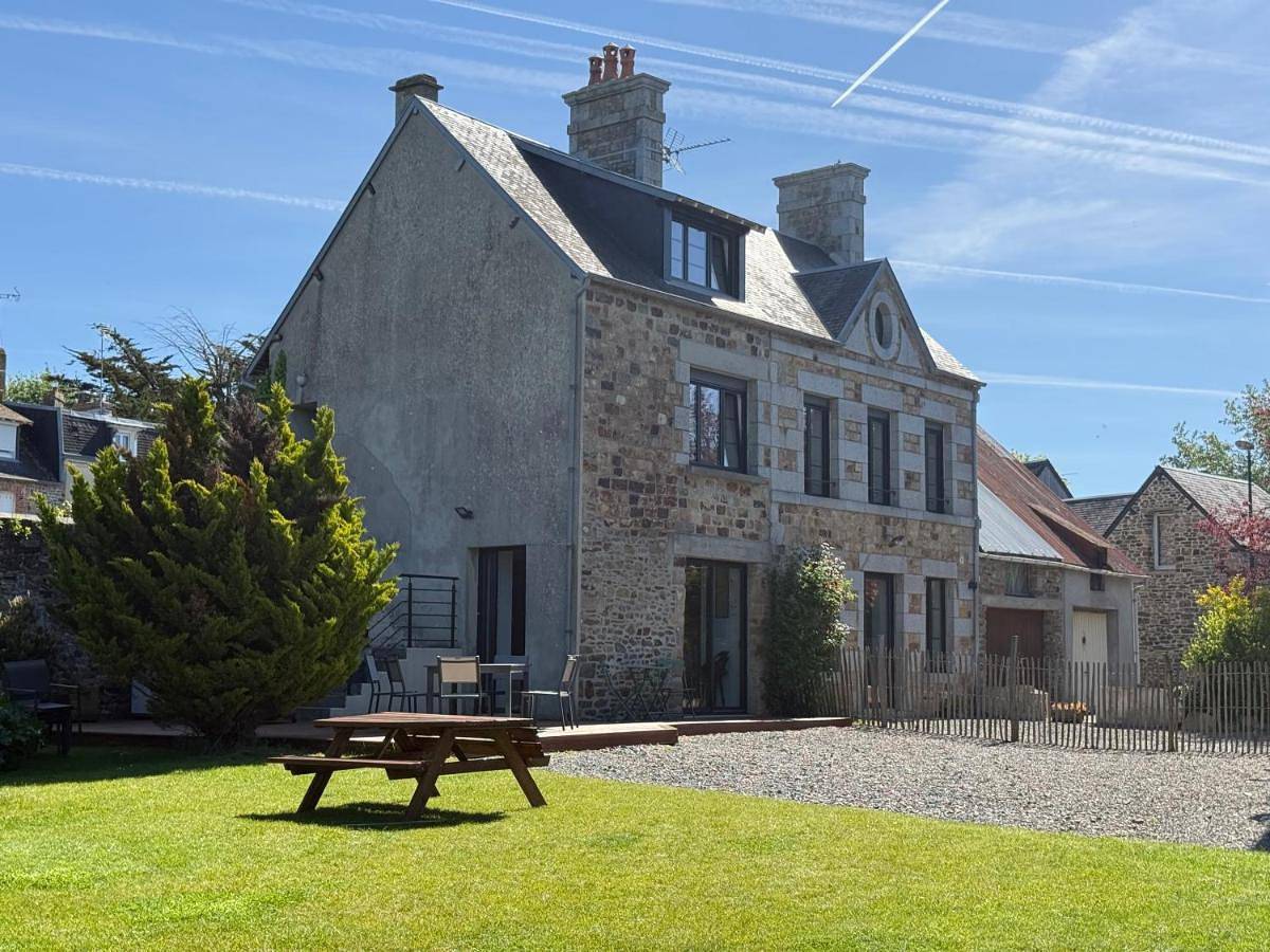 Six-Bedroom House in Dragey-Ronthon, Baie du Mont-Saint-Michel