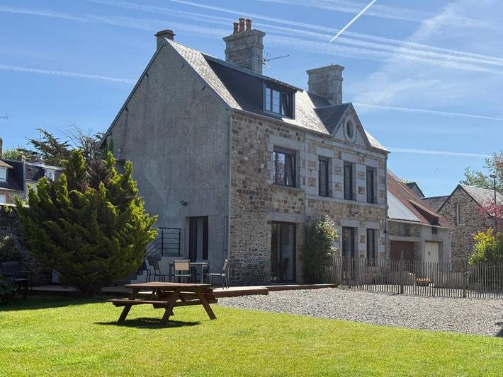 Location de vacances pour 12 personnes, avec vue et jardin à Dragey-Ronthon - 4