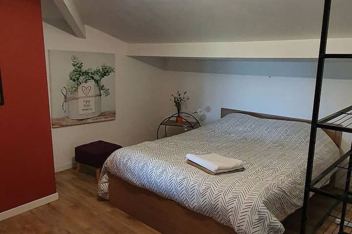 Gîte pour 4 personnes, avec jardin et piscine à Tonneins - 2