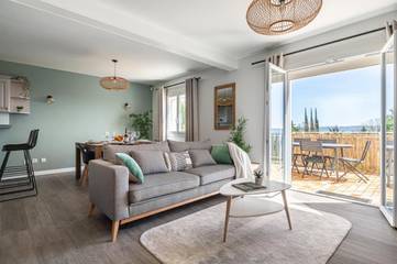 Location de vacances pour 6 personnes, avec vue et terrasse à Chonas-l'Amballan