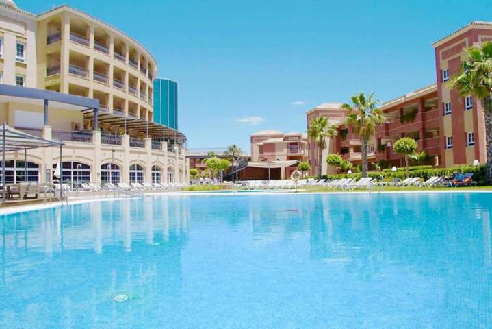 Apartamento de vacaciones para 4 personas, con sauna y vistas además de balcón y piscina - 1