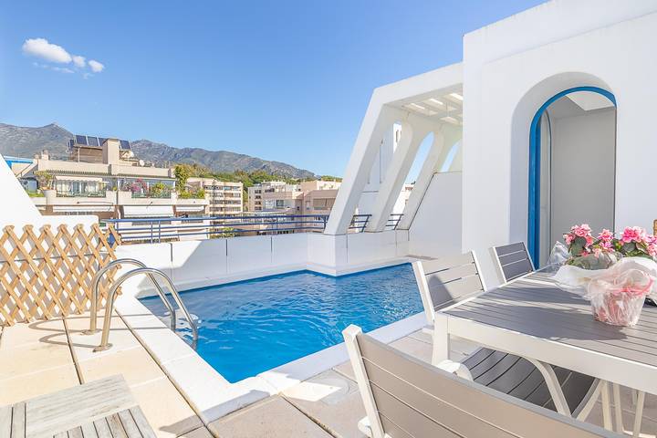 Penthouse voor 4 personen, met zwembad en balkon, kindvriendelijk in Marbella