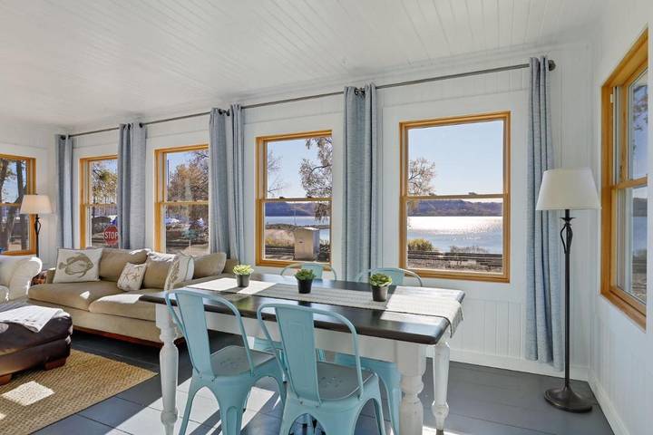 Location de vacances pour 9 personnes, avec vue ainsi que terrasse et vue sur le lac à Pippin - 2