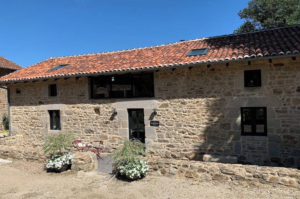 Gîte de luxe de 4 chambres récemment rénové avec piscine privée in Marval, Parc naturel régional Périgord-Limousin