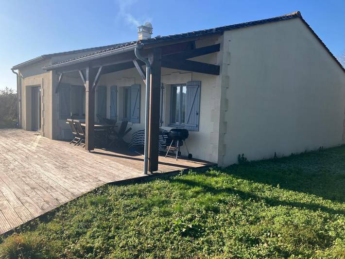 Gîte pour 6 personnes, avec piscine, adapté aux familles à Chalais - 2