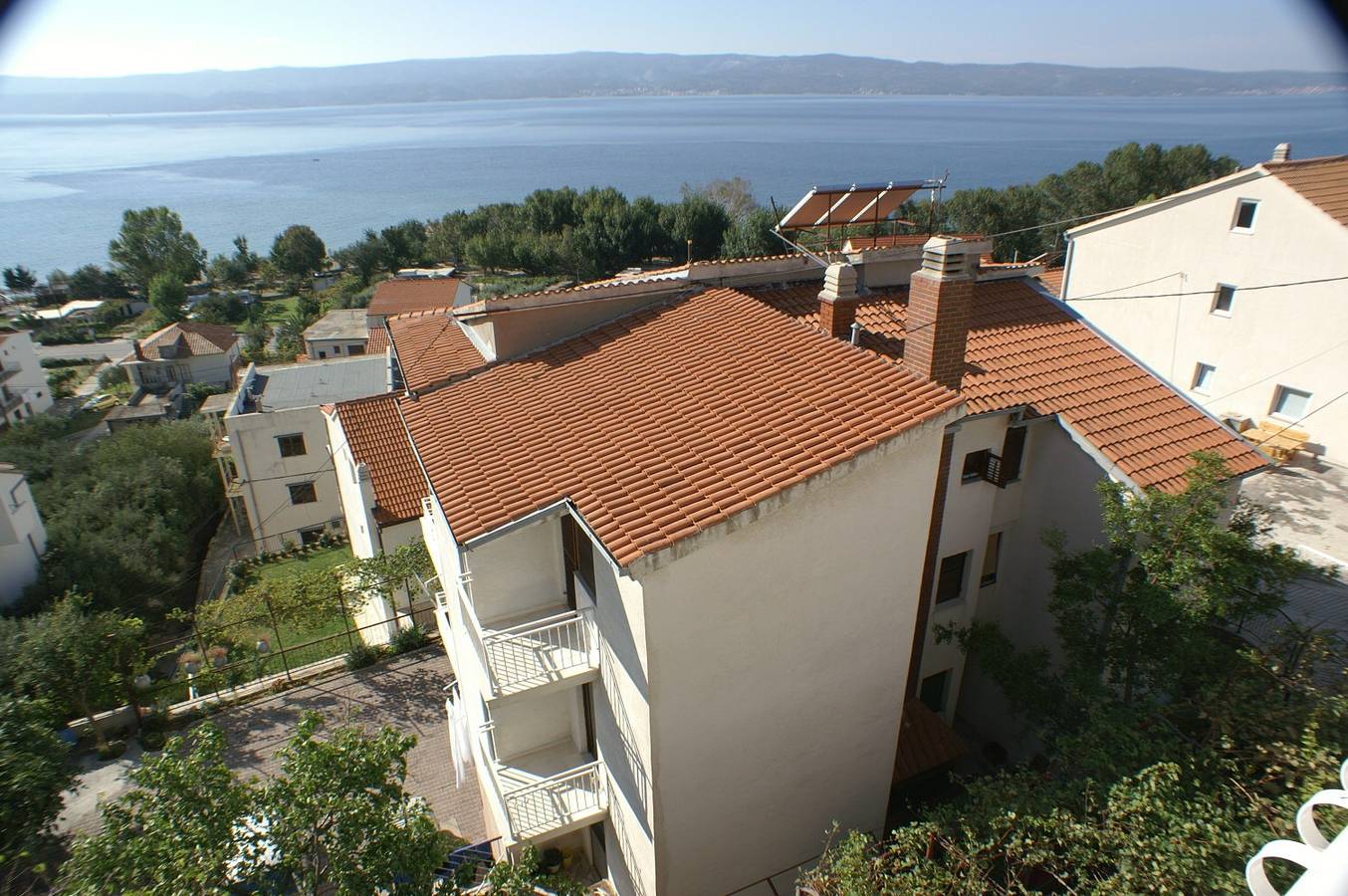 Ganze Wohnung, Studio Appartement mit Balkon und Meerblick Duce, Omis As-945-b in Dugi Rat, Omis-Riviera