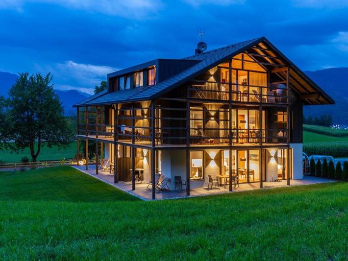Gîte pour 4 personnes, avec jardin et vue, animaux acceptés à Brunico - 2