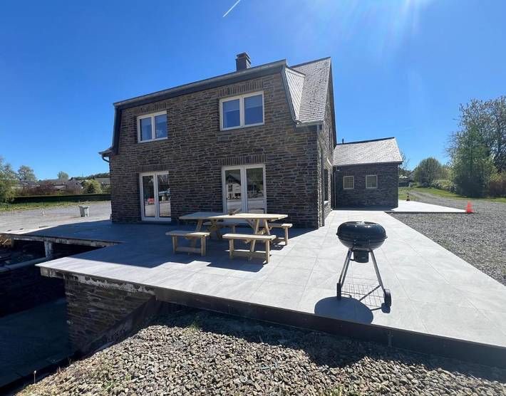 Location de vacances pour 6 personnes, avec Balcon et Terrasse ainsi que Jardin et Vue à Tenneville