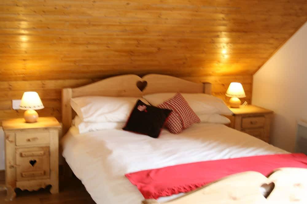Chalet Jonquille - 12 persons with outdoor Jacuzzi, 6 bedrooms in Oz, Écrins National Park