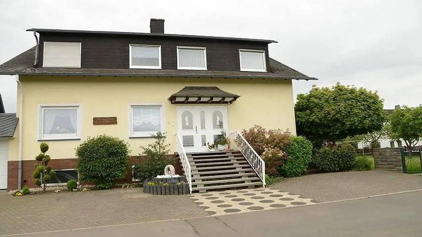 Ferienwohnung für 5 Personen, mit Balkon und Garten