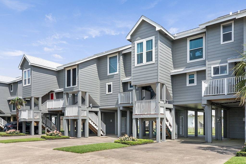 Entspannender Rückzugsort mit Blick auf den Strand (in der Nähe von Jamaica Beach) in Galveston Island, Galveston
