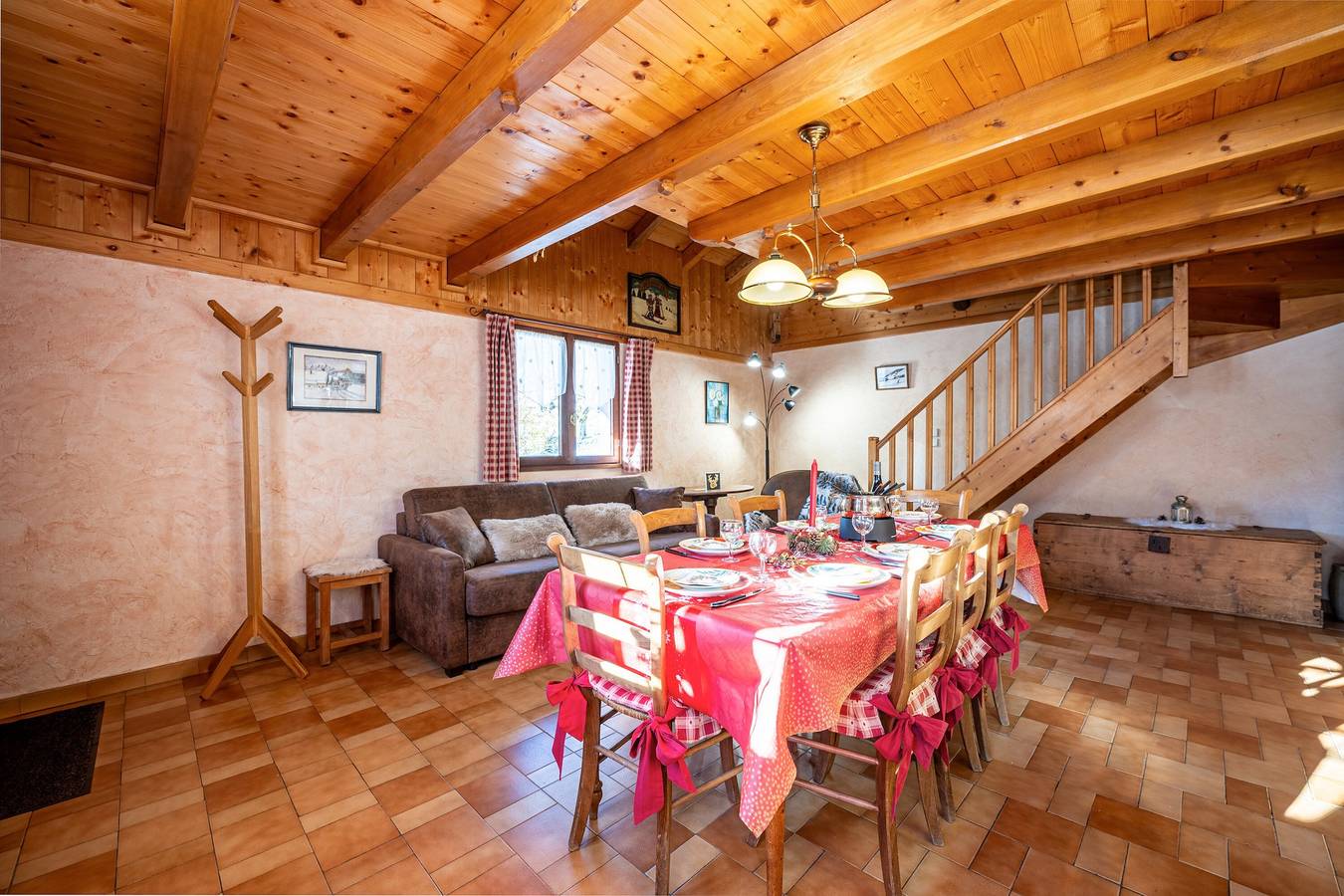 Chalet "Chez Mémé" avec vue sur montagne, terrasse privée et jardin privé in Hauteluce, Région d'Albertville