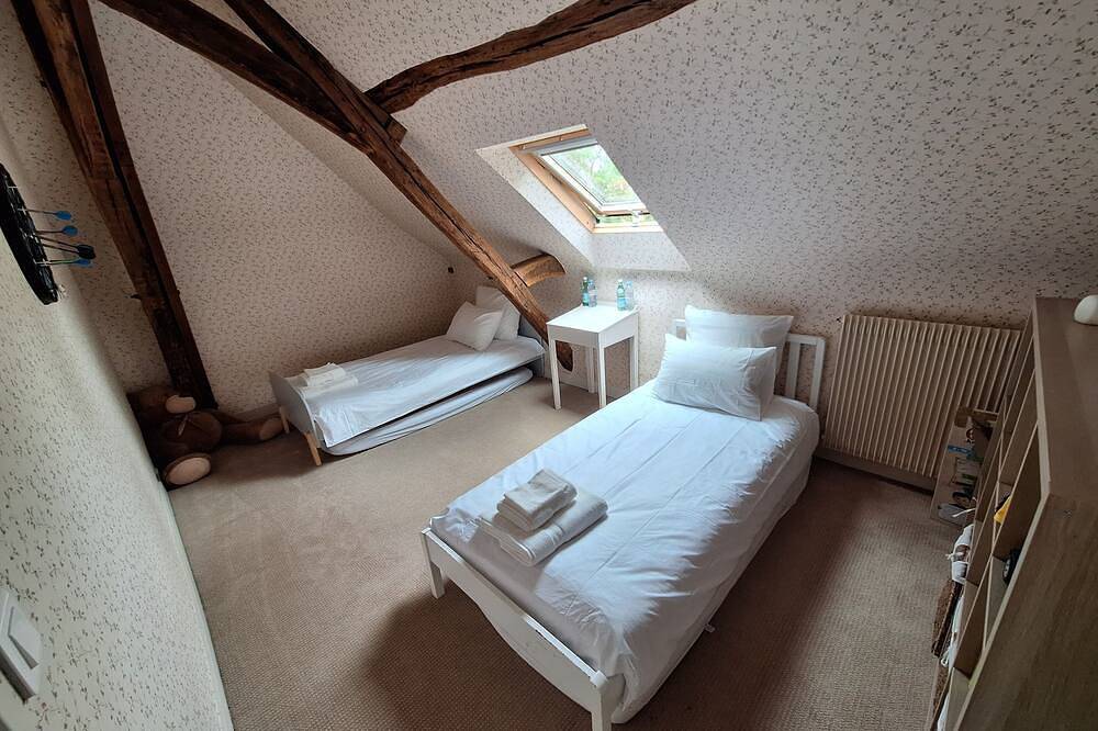 Family manor house in Bouchemaine, Angers region