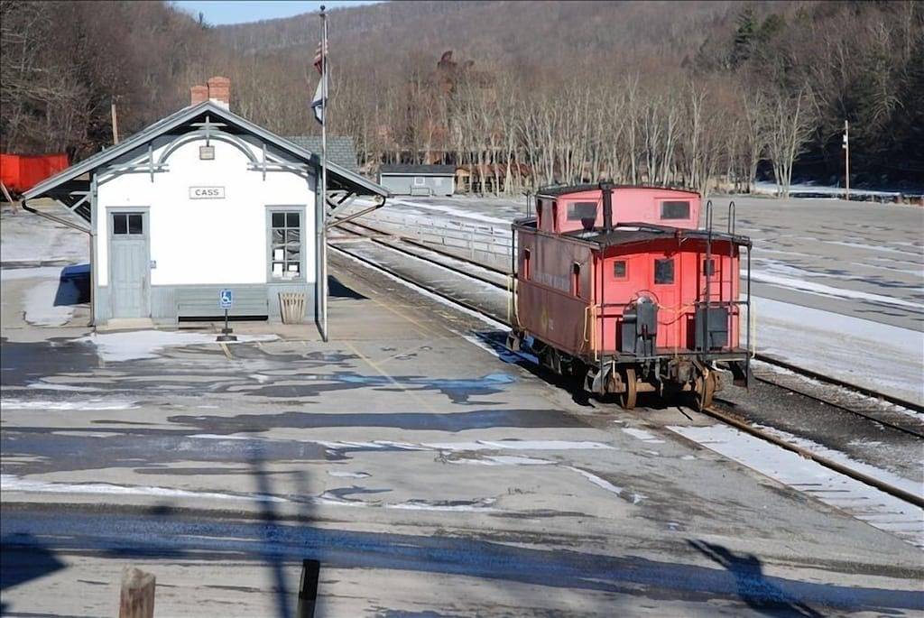 Ganze Wohnung, Best Deal in Almost Heaven !! in Snowshoe, Greenbrier River