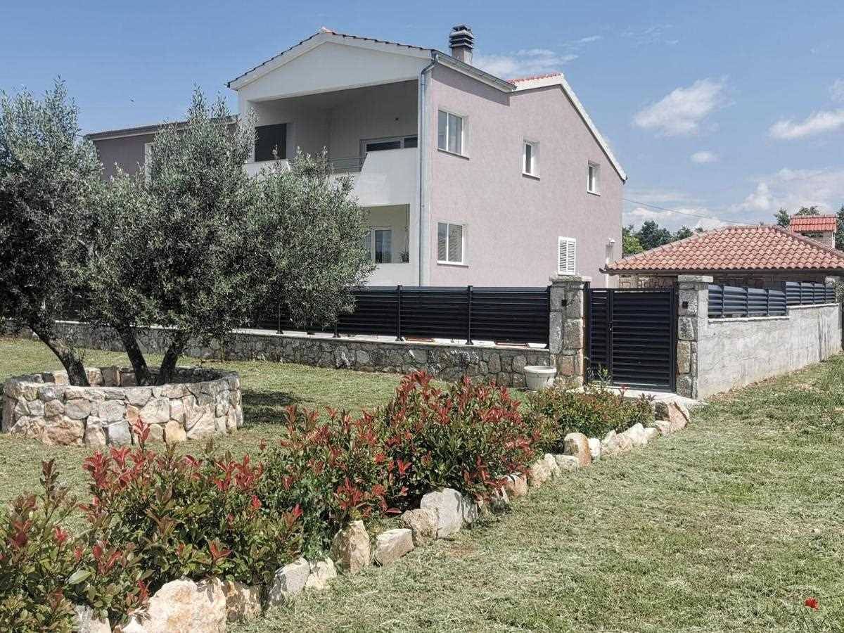 Poolvilla Slinte in der Nähe Nationalparks Krka in Dalmatinisches Zagora