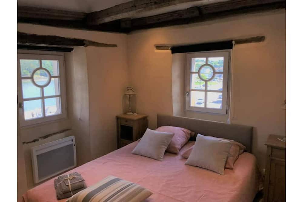 Apartamento entero, Appartement Duplex de Charme Le Grenier de la Tour in Tréguier, Costa de granito rosa