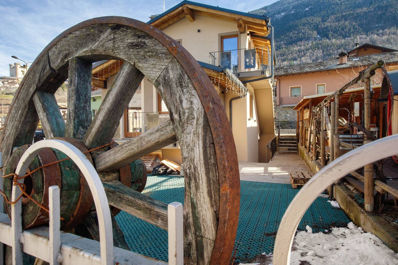 Monolocale intero, Monolocale 'Con Idromassaggio' con vista sulle montagne, balcone e Wi-Fi in Aymavilles, Comune di Aymavilles