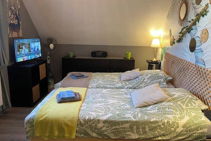 Gîte pour 8 personnes, avec terrasse et jardin à Le Vaudoué - 4