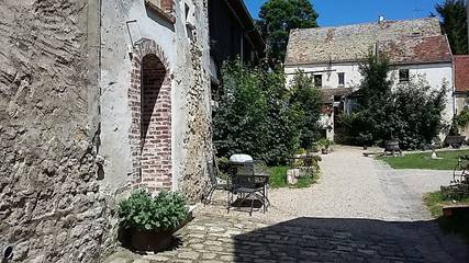 Gîte pour 4 personnes, avec jardin à Bailly