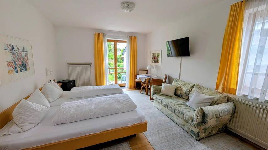 BnB für 2 Personen, mit Balkon und Terrasse sowie Garten und Seeblick in Wasserburg (Bodensee)