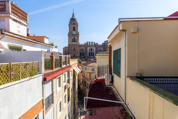 Apartamento entero, Apartamento vacacional "Maravilloso Ático en Pleno Centro" con vistas a la ciudad in Malaga Centro Historico, Málaga