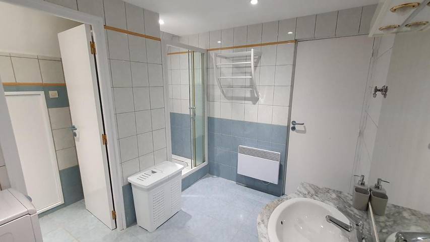 Chalet pour 6 personnes, avec vue et vue sur le lac ainsi que jardin et piscine, animaux acceptés dans Indre - 2