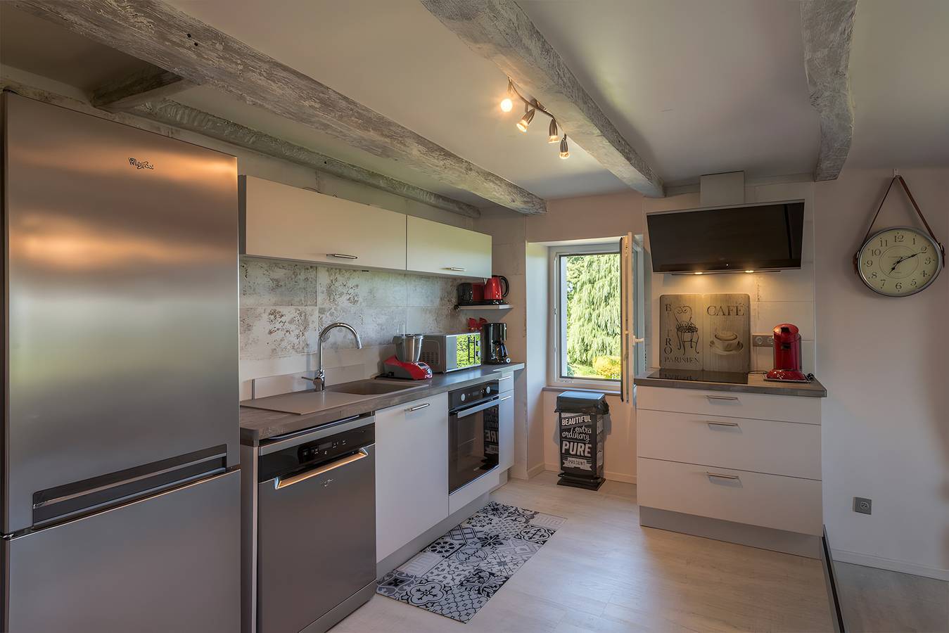 Gîte Les Sapins Douglas: Ferienhaus mit Bergblick, Balkon und Wlan in Sansac-Veinazès, Aurillac und Umgebung