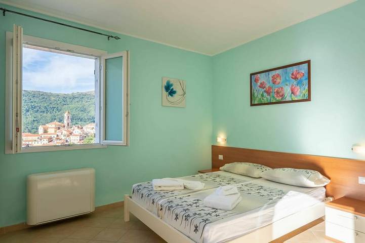 Ferienwohnung für 18 Personen, mit Garten und Terrasse in Pietrabruna - 3