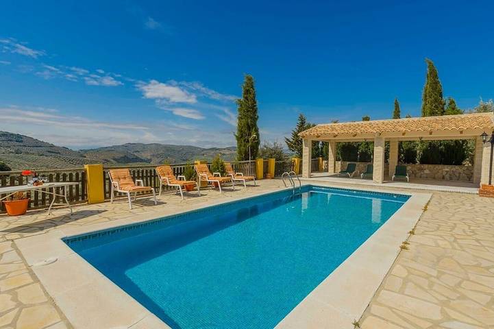 Casa rural para 12 personas, con jardín en Montefrío