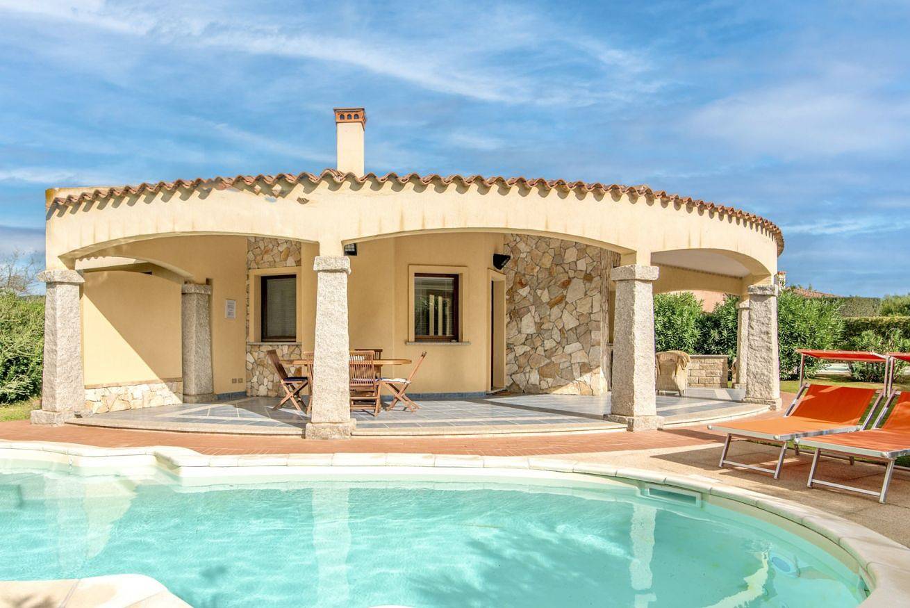 Geheel appartement, Vakantieappartement voor 8 personen met balkon/terras in Costa Rei, Muravera