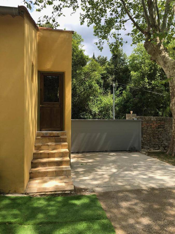 Location de vacances pour 4 personnes, avec vue et piscine ainsi que bassin pour enfant et jardin, animaux acceptés à Saint-Hippolyte-du-Fort - 2