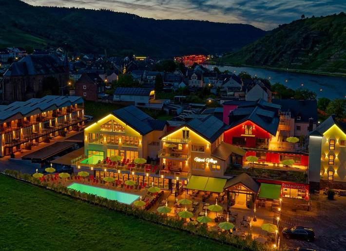 Ferienanlage für 2 Personen, mit Terrasse und Pool sowie Sauna und Ausblick