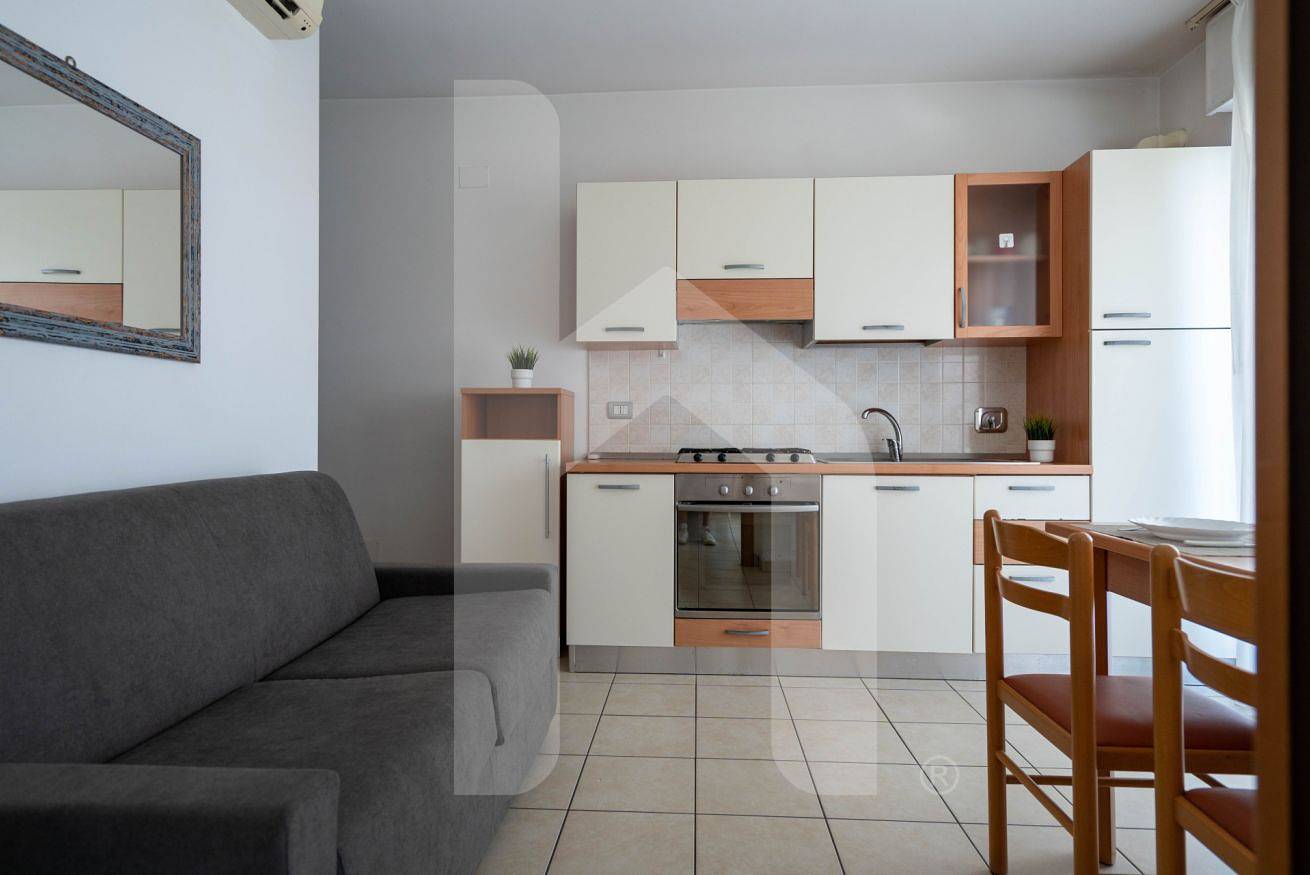 Appartamento intero, Holiday Rendez Vous 33 - Appartamento al secondo piano con vista mare laterale in Pineto, Costa Adriatica Abruzzo