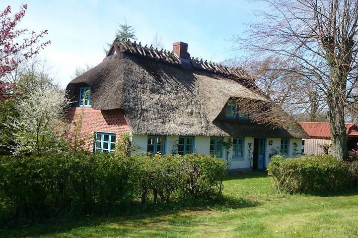 Ferienhaus für 6 Personen, mit Terrasse und Garten sowie Sauna in Niesgrau
