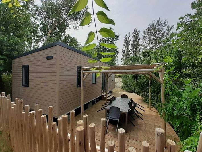 Camping pour 6 personnes, avec vue sur le lac et piscine dans Haute-Garonne