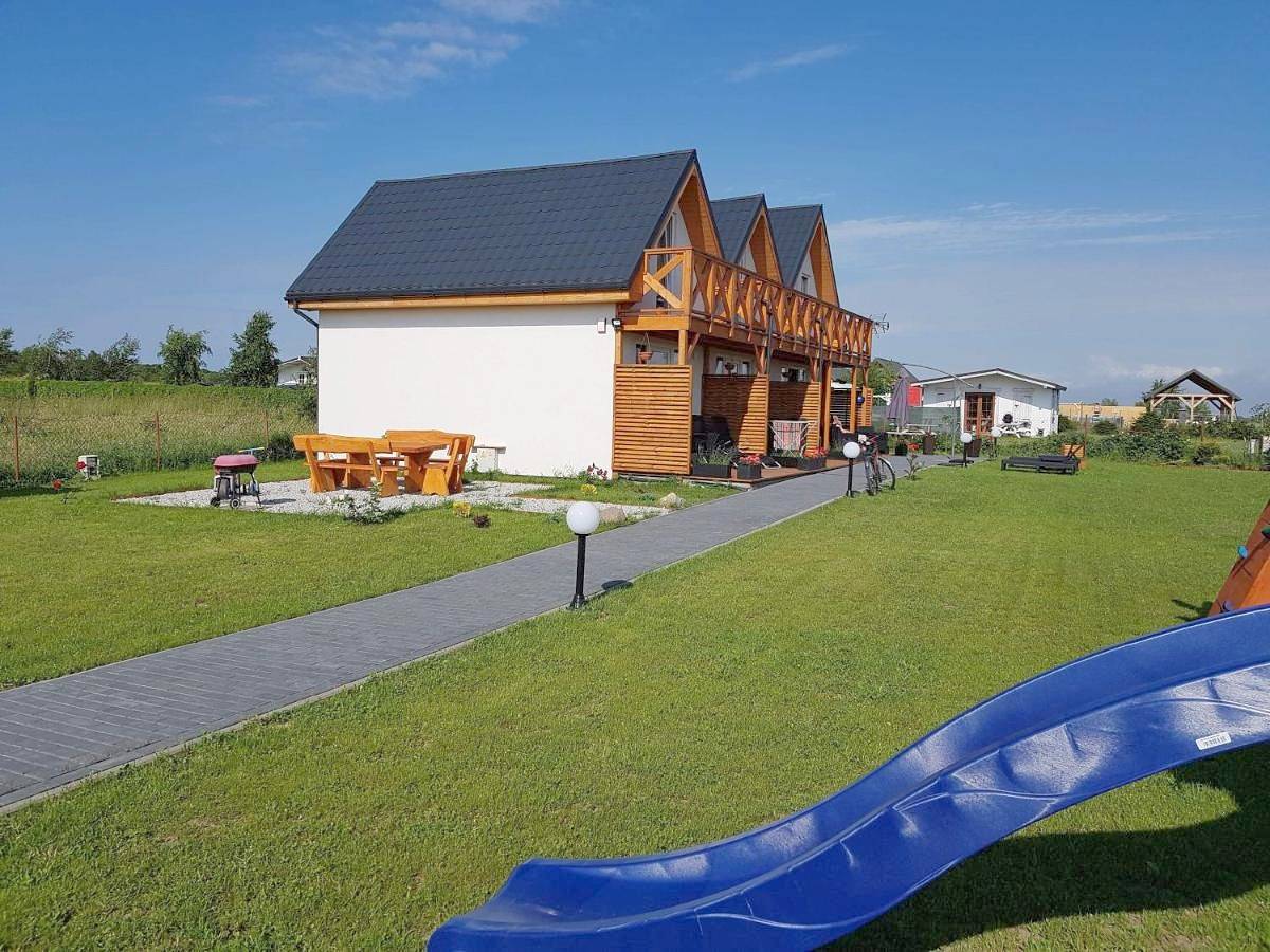 Domki Białe Zacisze in Mielenko, Powiat koszaliński