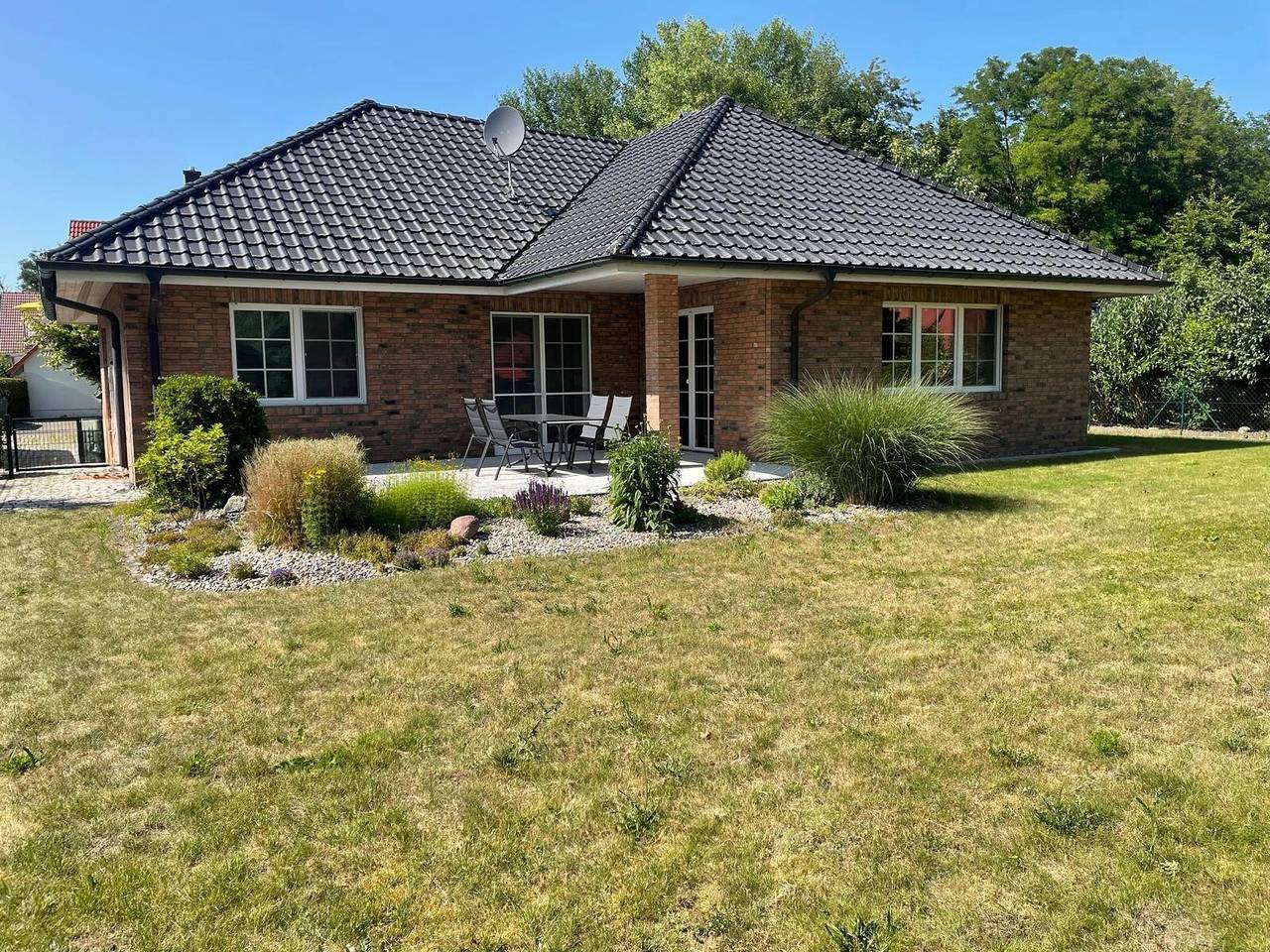 Holiday Home 'Ferienhaus Rechlin' with Private Terrace, Private Garden and Wi-Fi in Rechlin, Müritz