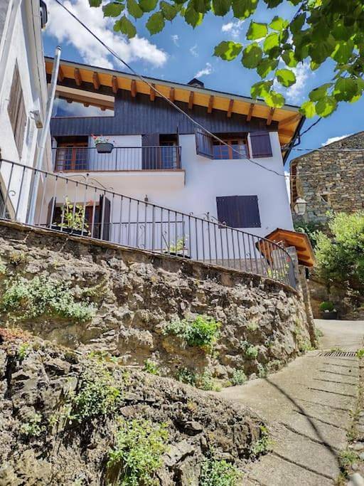 Casa rural para 2 personas, con terraza, Se admiten mascotas en Pallars Jussà