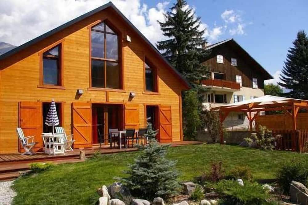 Chalet au Coeur de Barcelonnette in Barcelonnette, Espace Lumière