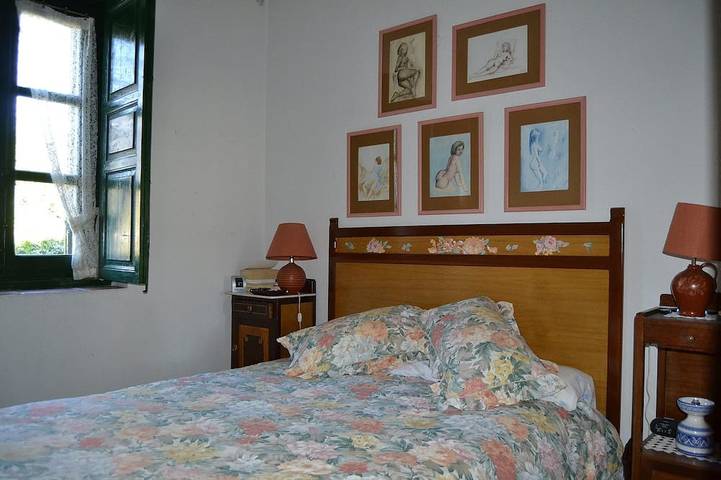 Ancienne école avec piscine privée. Sierra De Gredos, Castilla Leon in Guisando, Valle del Tiétar