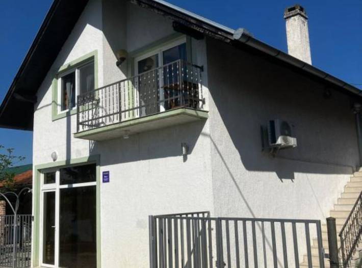 Vakantiewoning voor 6 personen, met uitzicht op het meer en balkon in Midden-Kroatië