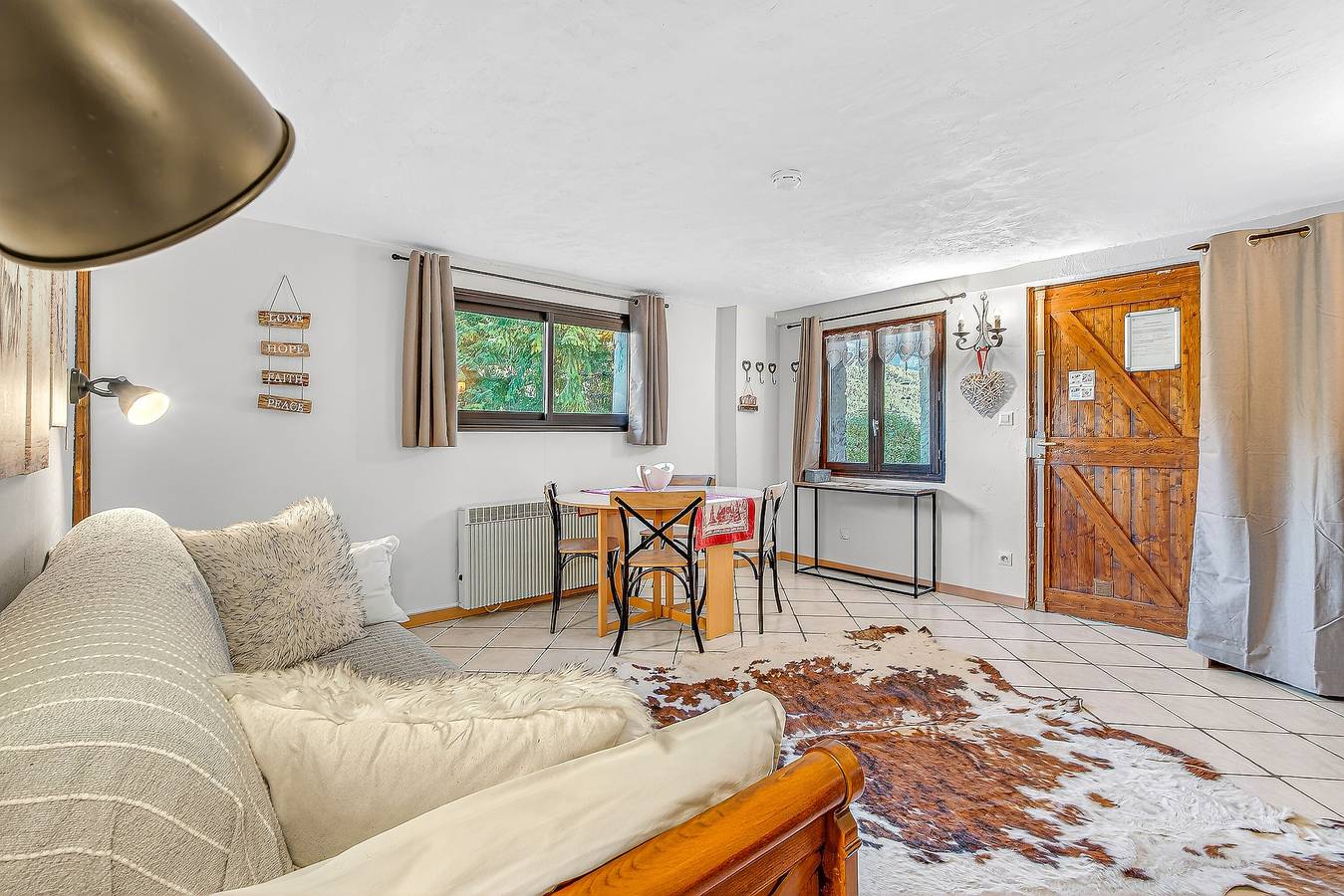 Cottage 'Gîte Le Montagn'art' with Mountain View, Shared Terrace and Wi-Fi in Beauvezer, Castellane region