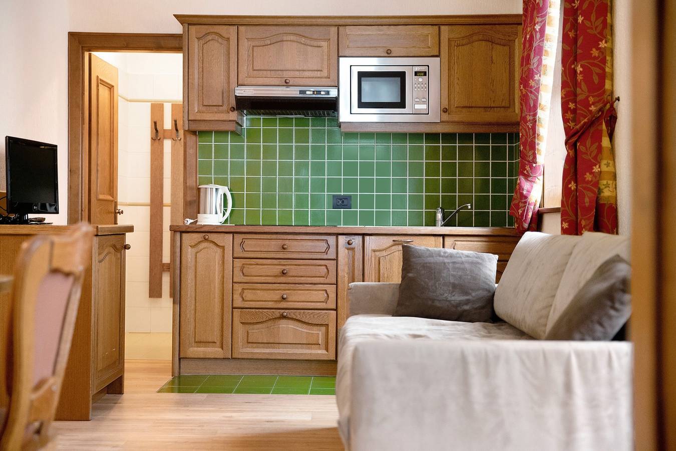 Entire apartment, Holiday Apartment "Casa San Marco n 5" with Mountain View, Balcony & Wi-Fi in Livigno (Town), Livigno