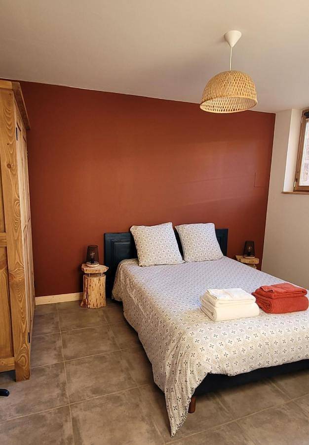 Location de vacances pour 4 personnes, avec vue et terrasse à Mercuer - 3