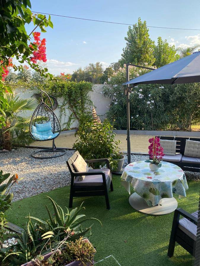 Appartement de vacances pour 4 personnes, avec piscine et jardin